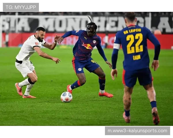 尤文图斯与多特蒙德上演进球大战 四比四平局收场